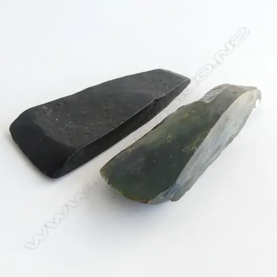 Two Māori old pounamu whao,